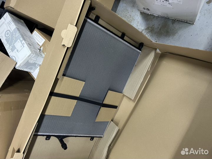 Радиатор охлаждения дополнительный Mercedes S223