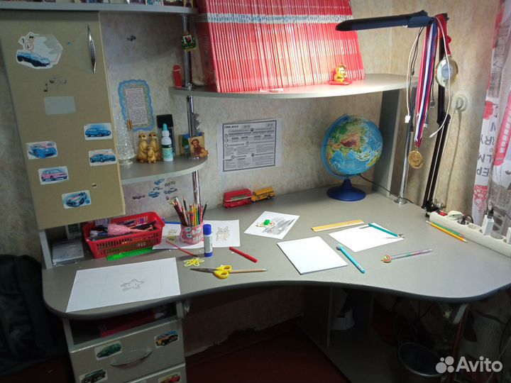 Компьютерный стол