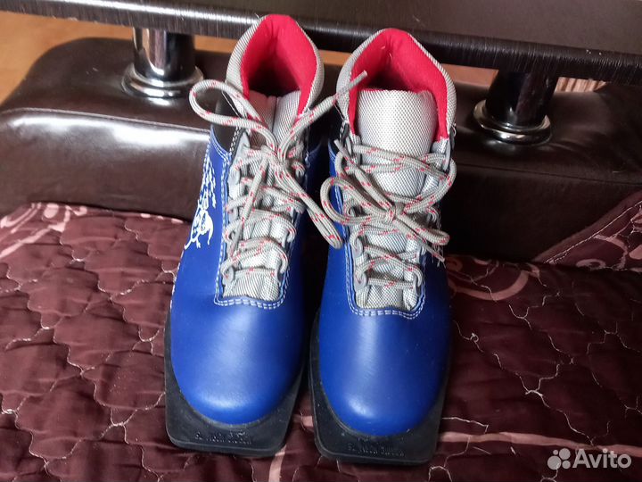 Лыжные ботинки