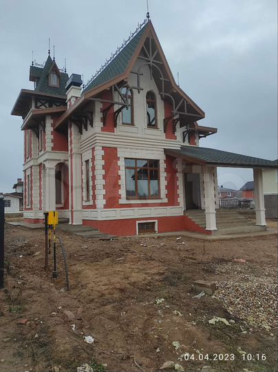 Коттедж 300 м² на участке 11 сот.