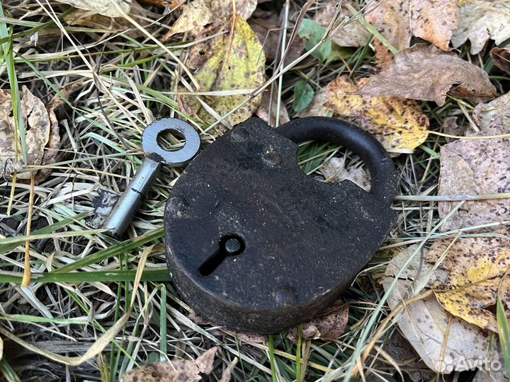 Замок старинный навесной