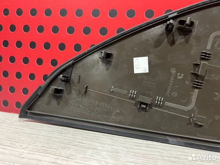 Накладка декоративная на торпедо Porsche Macan 95B