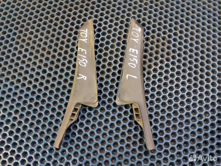 Уголок жабо Toyota Corolla E150