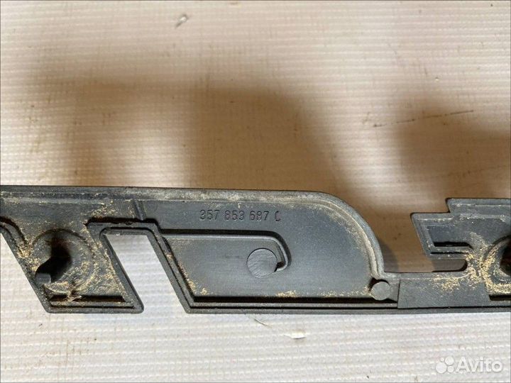 Эмблема на крышку багажника Volkswagen Passat