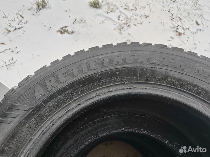 Maxxis ArcticTrekker NP3 215/60 R16 T