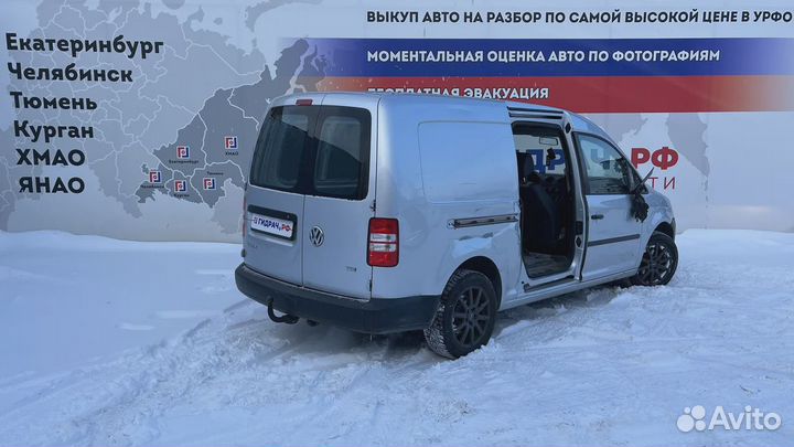 Обшивка стойки средней правой нижняя Volkswagen Caddy (2k)