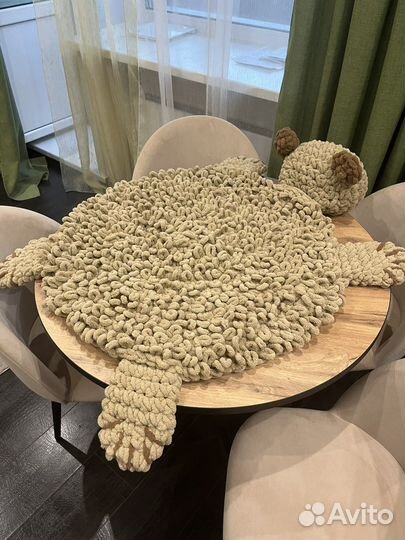 Коврик вязаный ручной работы