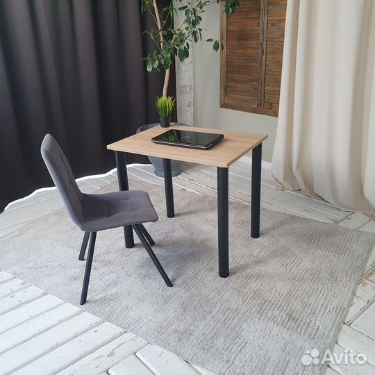 Письменный стол Дуб 80*60 см. Черные ножки