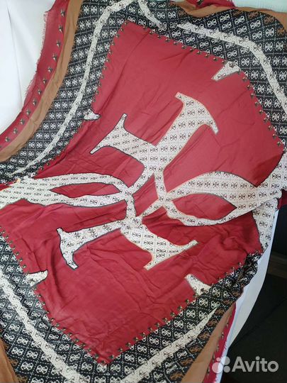 Платок новый Guess