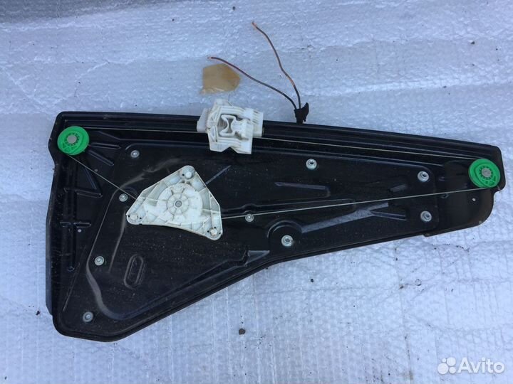 Стеклоподъемник задний правый Land Rover Discovery