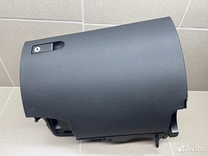 Бардачок Mercedes Benz С-Class 204 3 2010