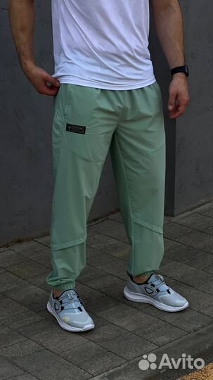 Under Armour спортивные брюки