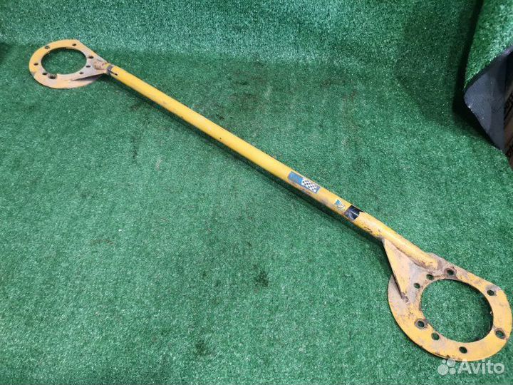 Распорка передних стоек Ваз 2110 2004