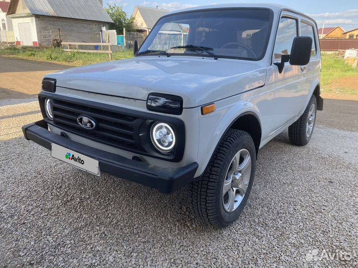 LADA 4x4 (Нива) 1.7 МТ, 2003, 121 000 км