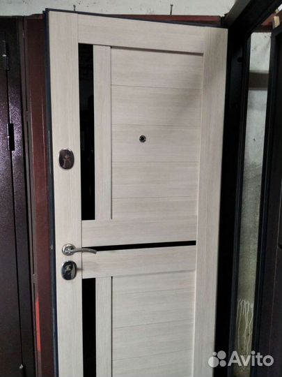 Двери входные металлические