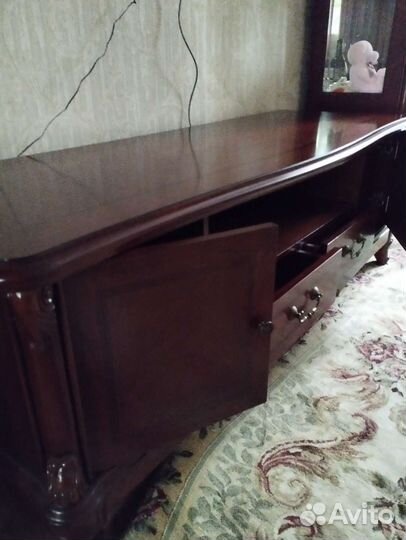 Тумба под телевизор массив