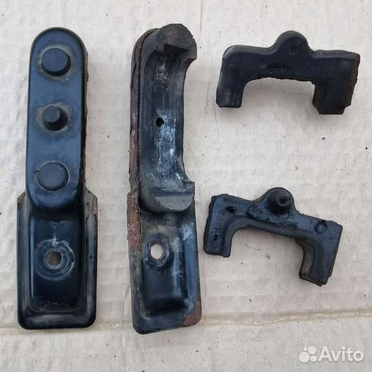 Крепления радиатора Вольво 940 960 91-98г