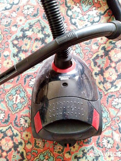 Продается пылесос Blackton 1400w