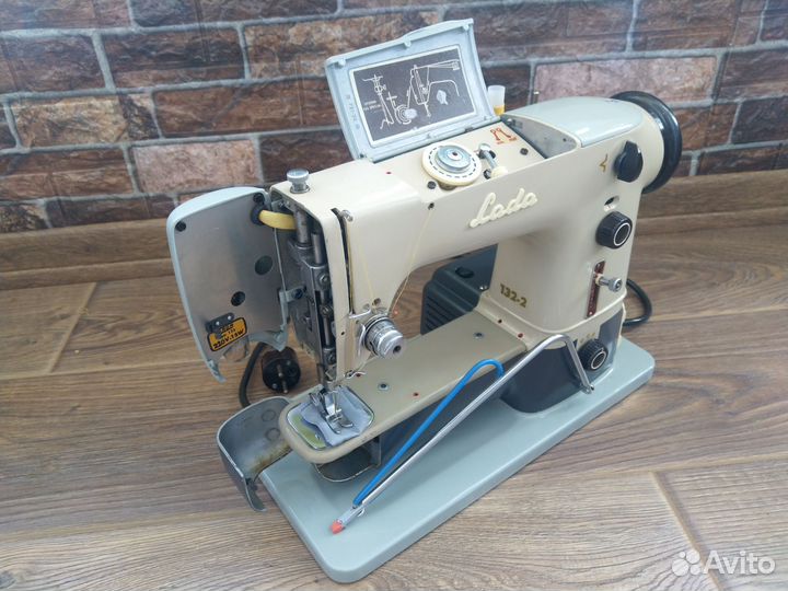 Швейная машина LADA 132-2 (лада 132)