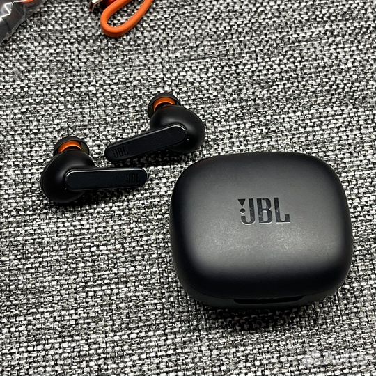 Беспроводные наушники JBL Live Pro + чёрные б/у