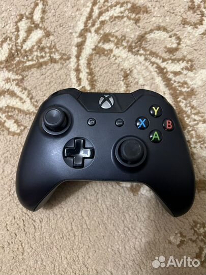 Xbox one с 2 геймпадами