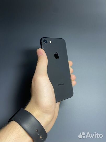 iPhone 8, 64 ГБ
