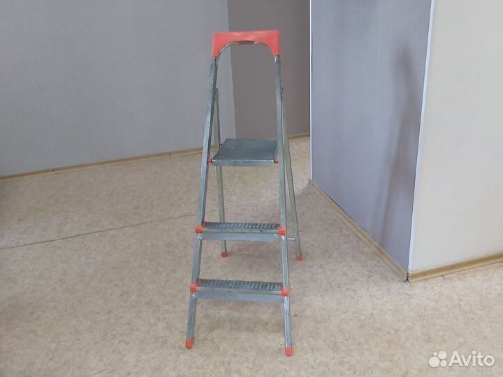 Стремянка алюминиевая бу