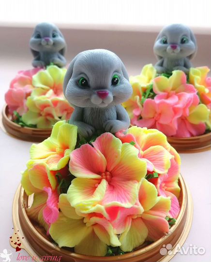 Зайка в цветах. Ручная работа