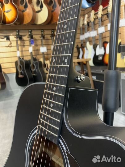 Акустическая гитара