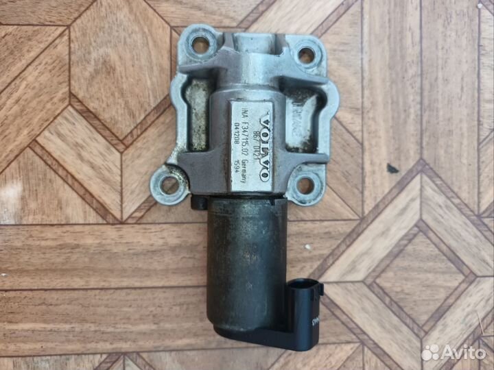 Клапан VVT впускной для volvos60,XC90,XC70 8670421