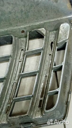 Решетка радиатора Mitsubishi Pajero Sport