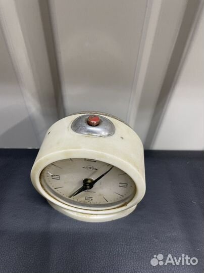 Часы будильник Севани СССР