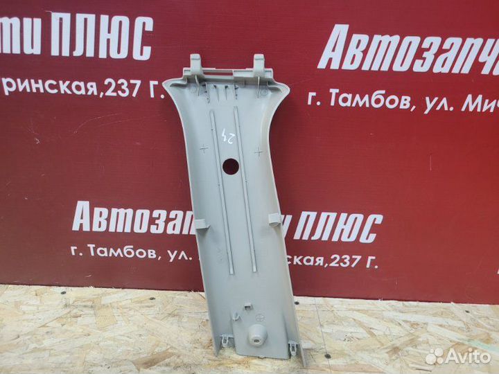 Обшивка средней стойки правая Renault Logan