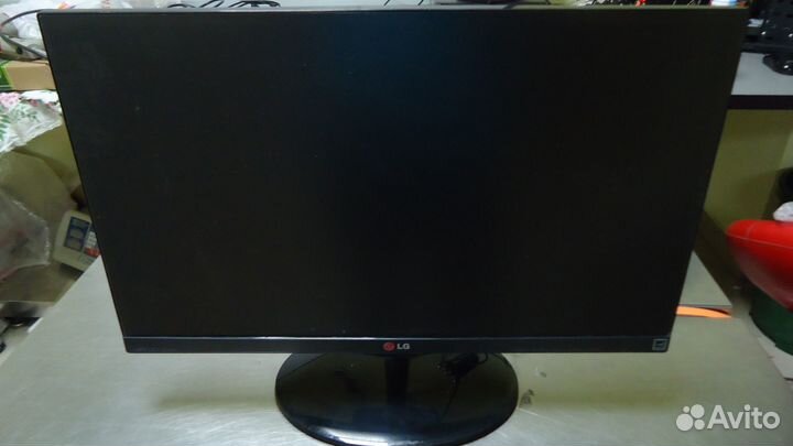 Монитор LG 23EA63T