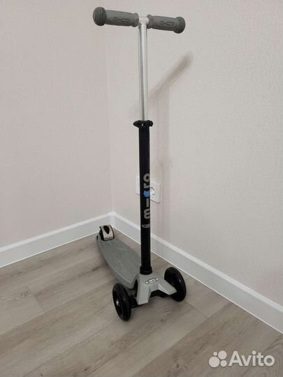 Самокат трехколесный Maxi Micro T-tube silver