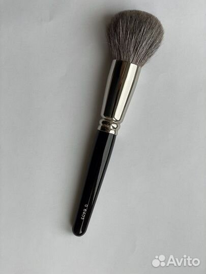 Кисть для макияжа Hakuhodo