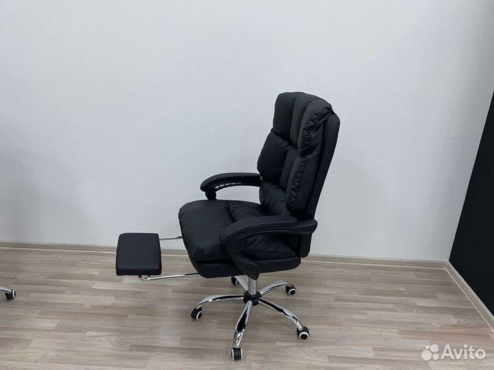 Офисное кресло руководителя