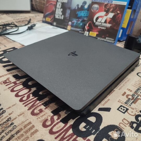 Sony PlayStation 4 Slim 1TB с играми