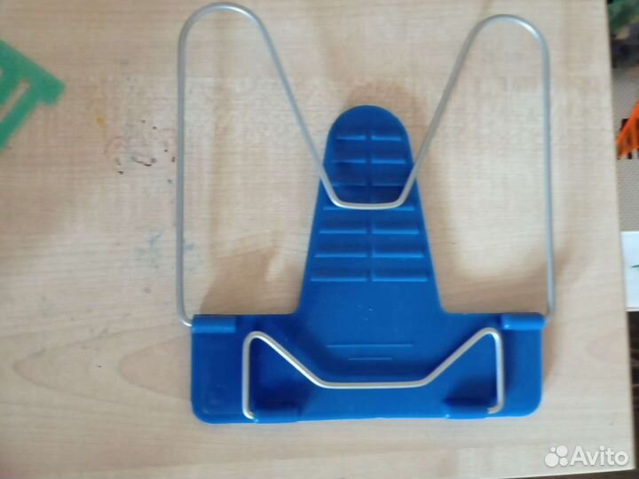 Подставка для книг