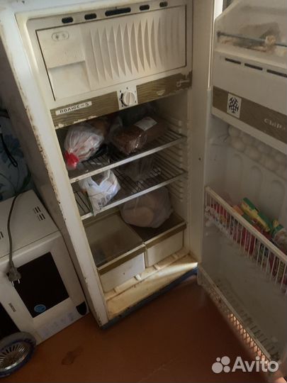 Холодильник бу полюс