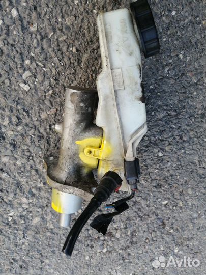 Главный тормозной цилиндр Ford Focus 2