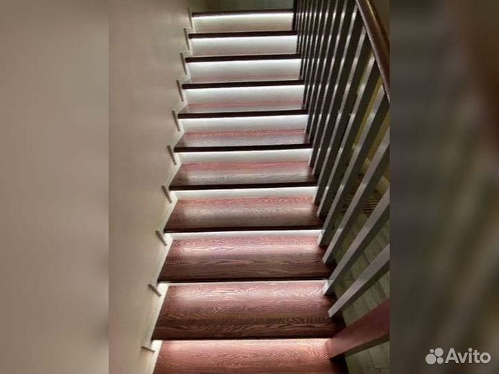 Ступени для лестниц и другие комплектующие О