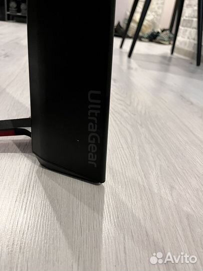 Стойки для мониторов настольные