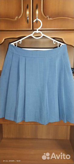 Две женские юбки