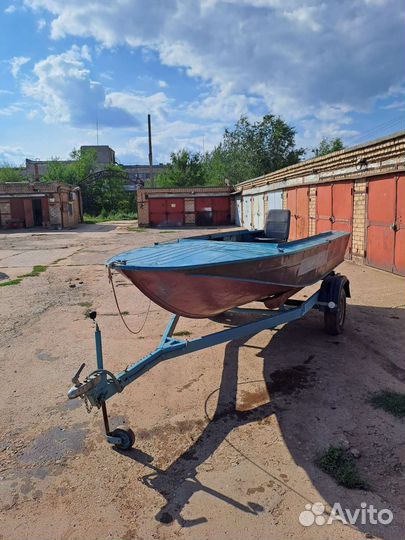 Лодка Днепр с прицепом