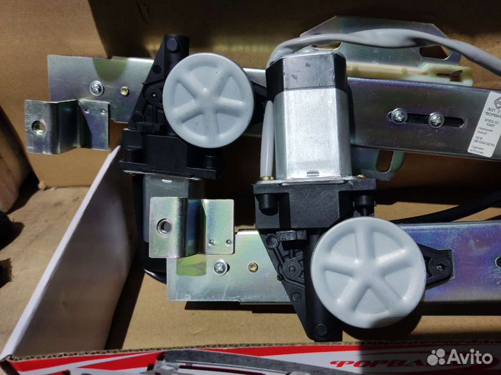 Электростеклоподъёмники 