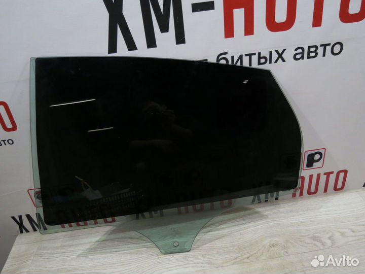 Стекло заднее левое Ford Focus 3