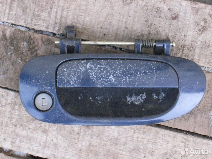 Ручка наружная передняя правая Mitsubishi Carisma