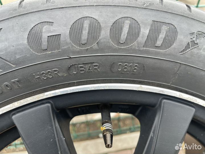 Goodyear EfficientGrip Performance 215/55 R17 98W