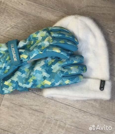 Шапка roxy и перчатки glissade